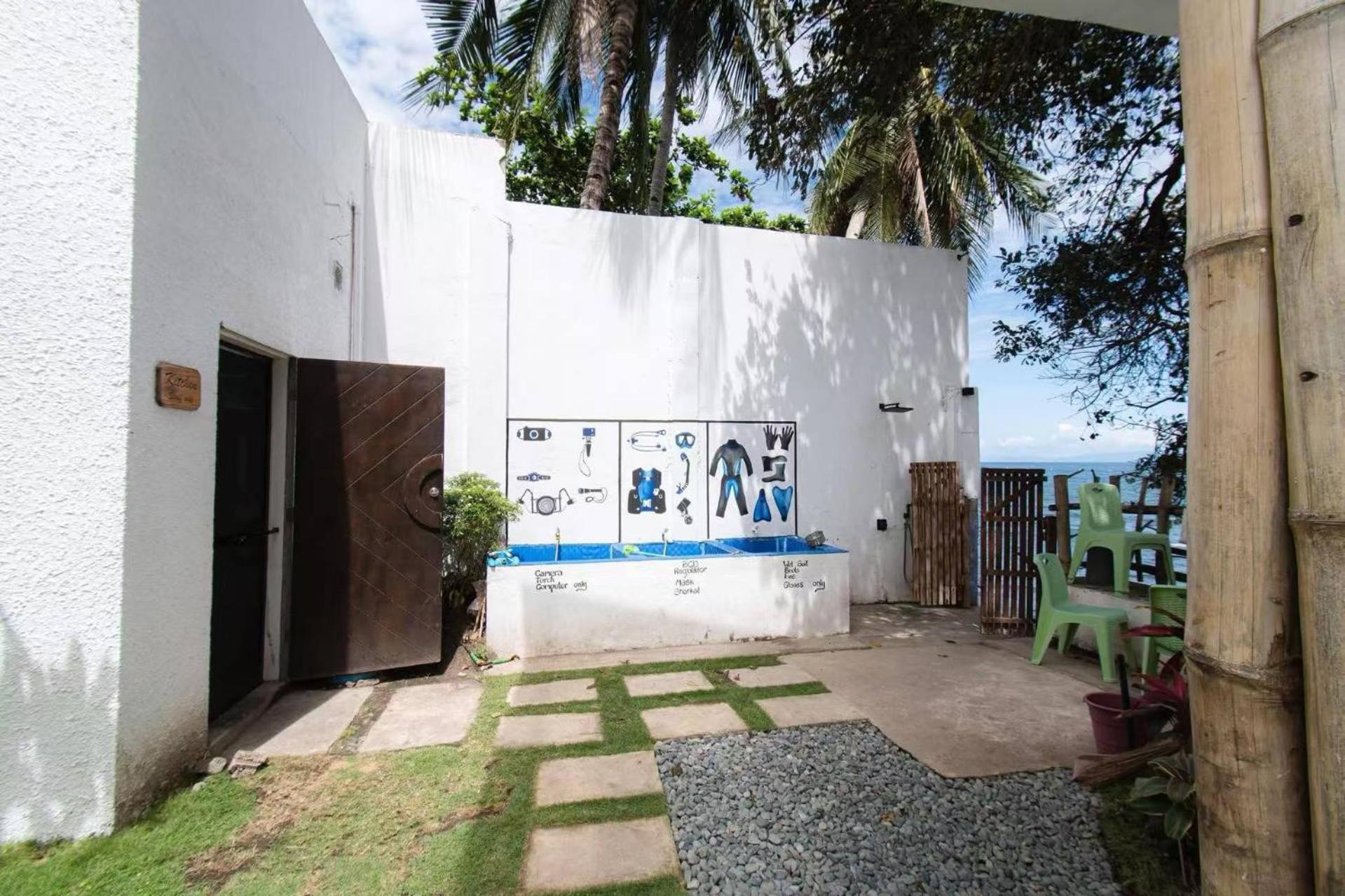 E-Fun Dive Resort Dauin Buitenkant foto